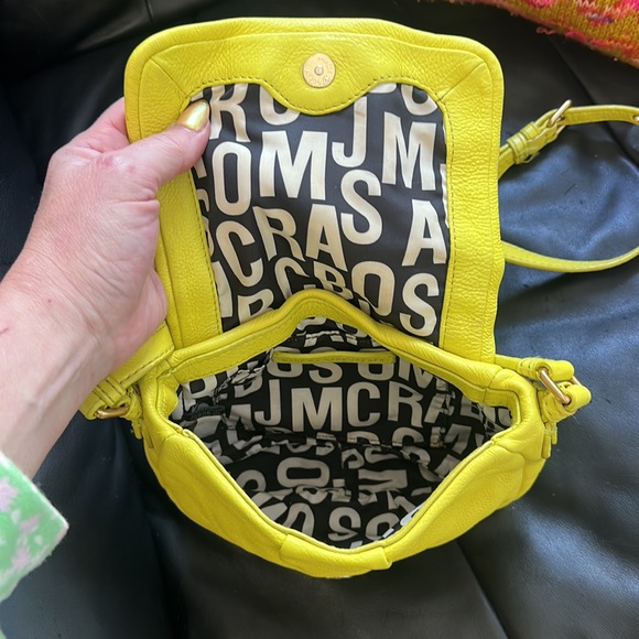 Lime green Marc by Marc Jacobs crossbody purse - Picture 2 of 4